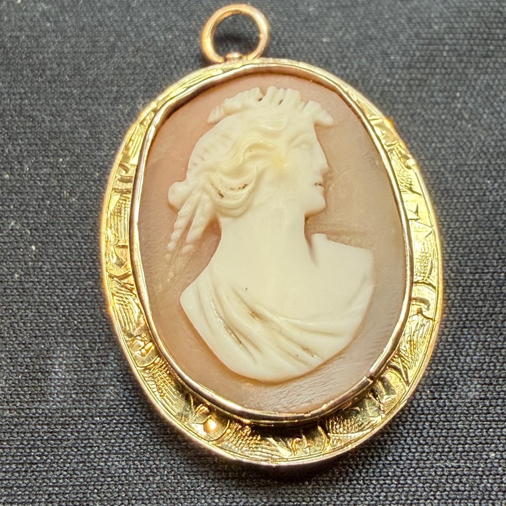 Antique 10K Yellow Gold Shell Cameo Brooch Pendant Hand Carved Victorian 3.53g